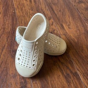 NATIVE BEIGE TODDLER C6